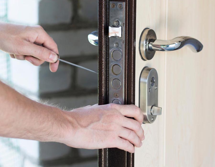 Installation d’une porte blindée
